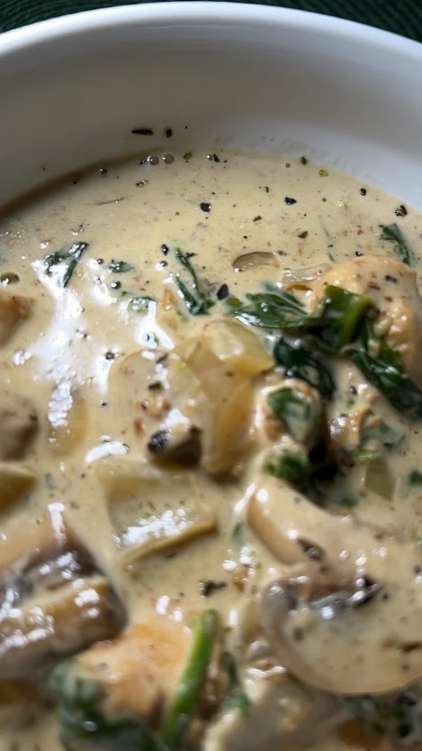 Chicken and mushroom soup with spinach